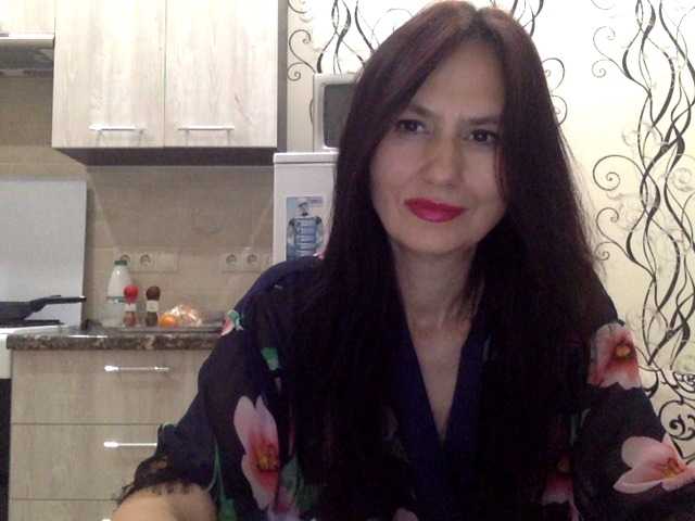  ANGELALADI