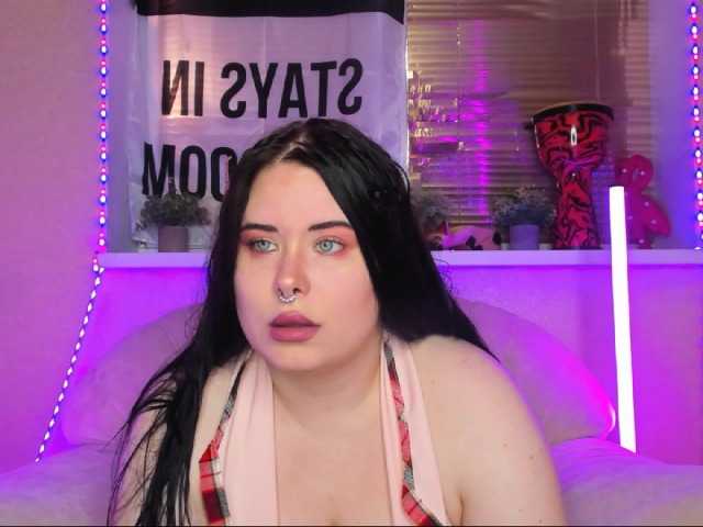  AlbaQueen