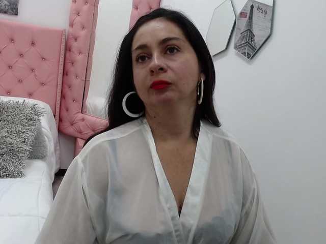 Annie-Milf