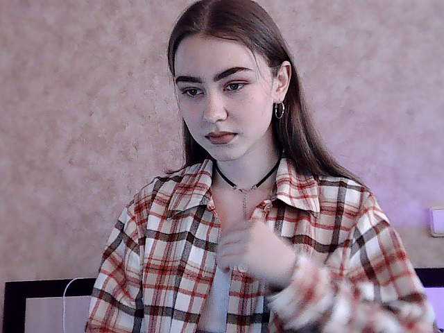  Emma28031