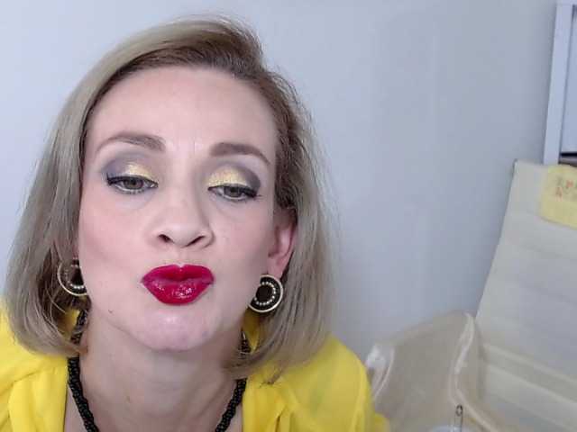  Karla-Mature