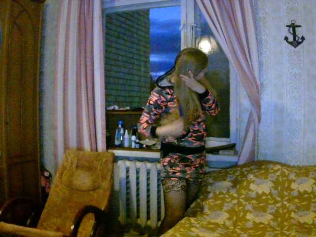  Lady-blonde