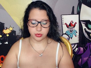  NahomyCurvy