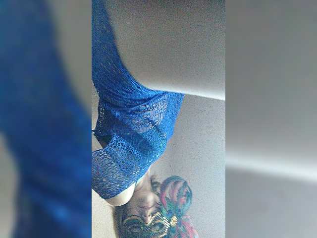  Queena