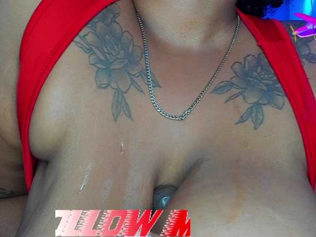  Zoebigboobs